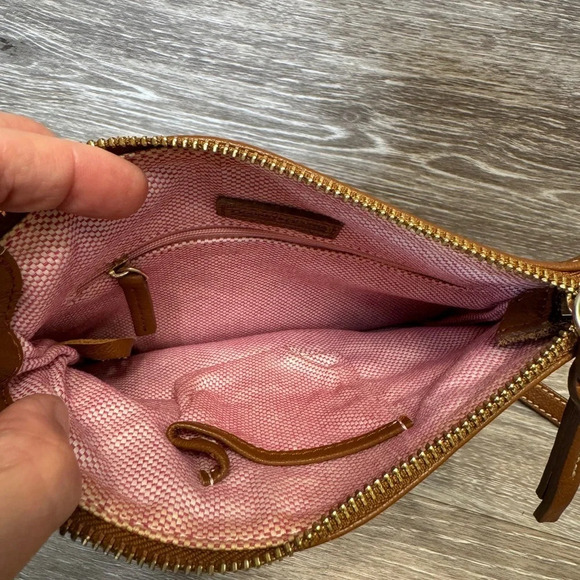 Dooney & Bourke brown pebble grain leather crossbody Y2k - Picture 14 of 15